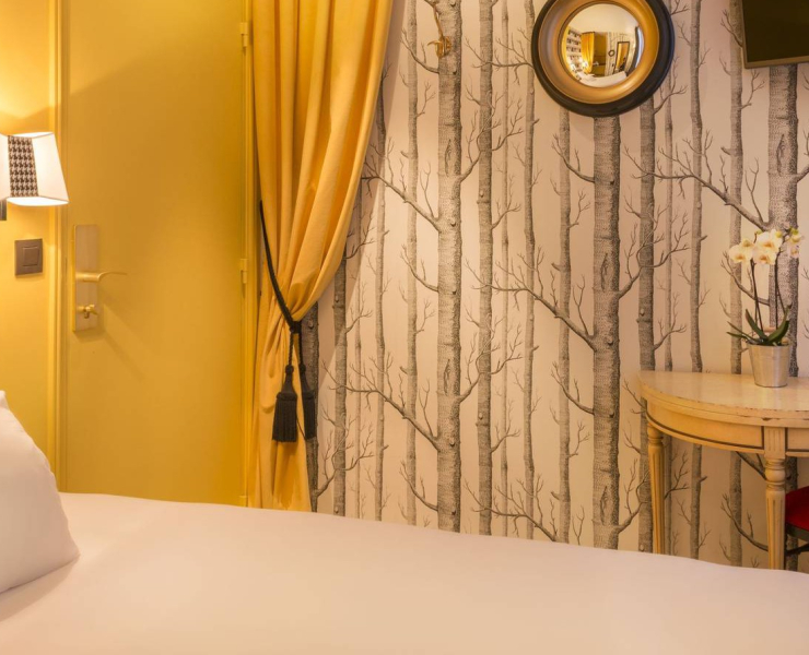 Chambre-Classique-Simple-Jaune-e1427208249101.jpg